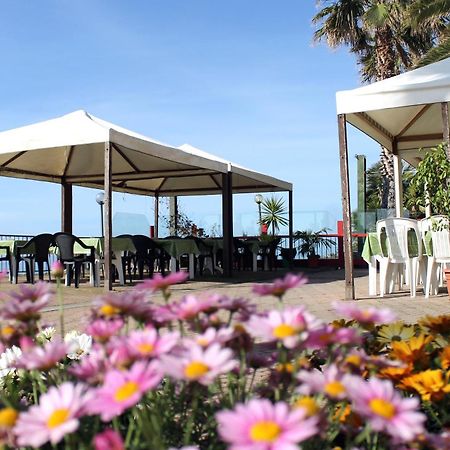 Albergo Ristorante Lucciola Santo Stefano al Mare Kültér fotó