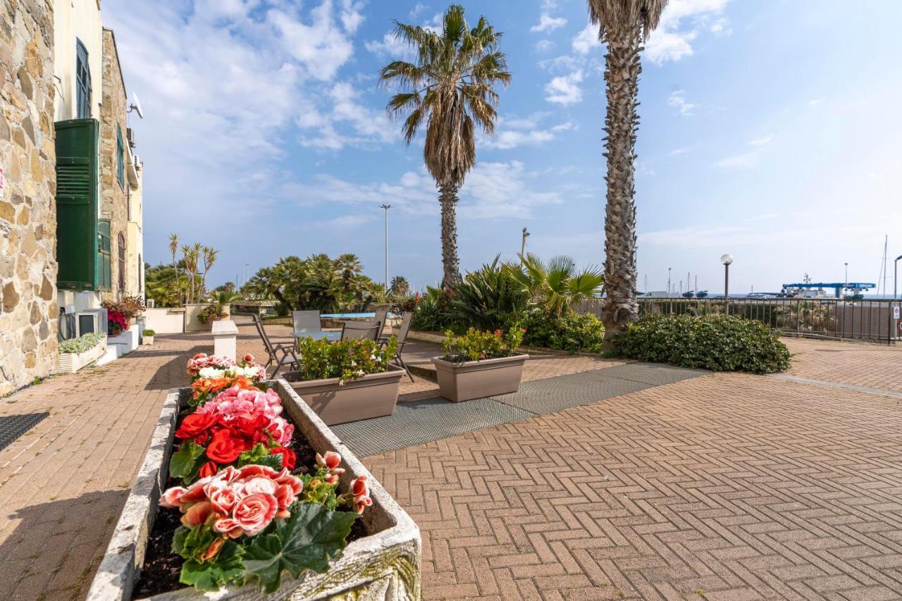 Albergo Ristorante Lucciola Santo Stefano al Mare Kültér fotó