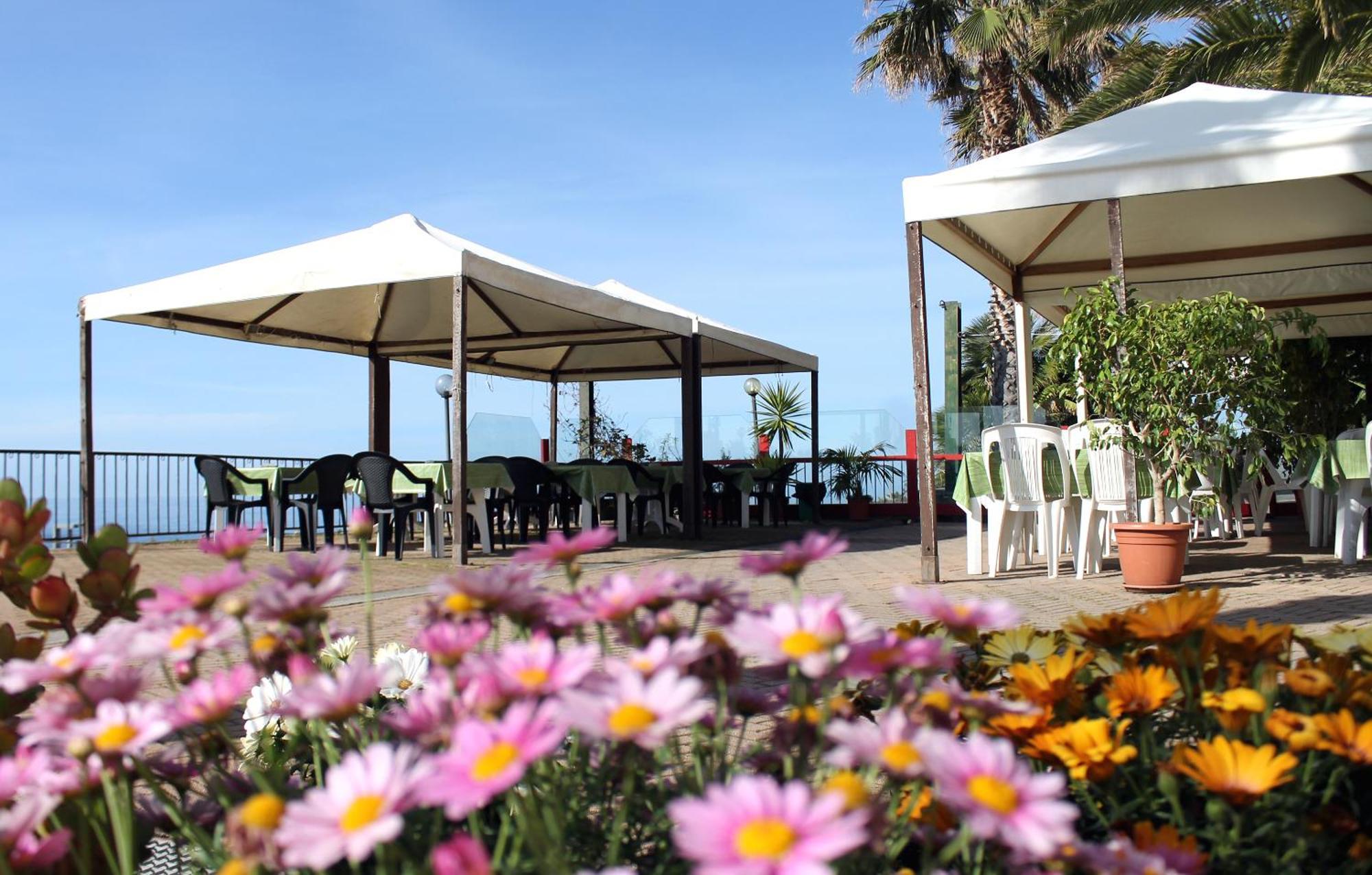 Albergo Ristorante Lucciola Santo Stefano al Mare Kültér fotó