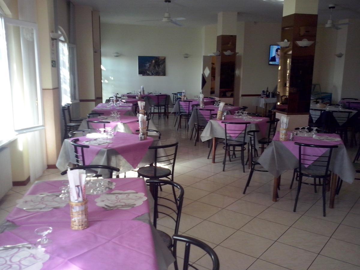 Albergo Ristorante Lucciola Santo Stefano al Mare Kültér fotó