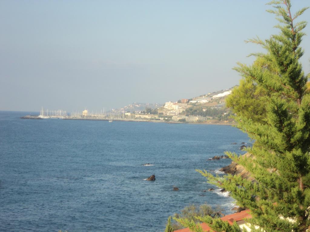 Albergo Ristorante Lucciola Santo Stefano al Mare Kültér fotó