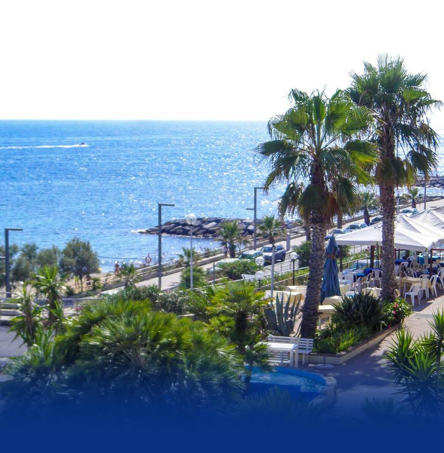 Albergo Ristorante Lucciola Santo Stefano al Mare Kültér fotó